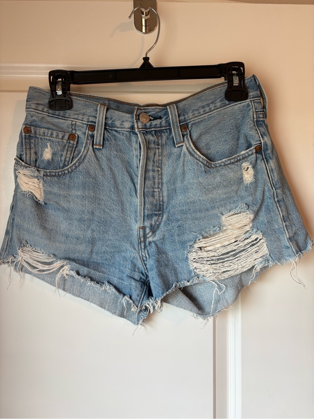 Levi’s Light Blue Distressed Denim Shorts - Women's High-Waist Casual size 26